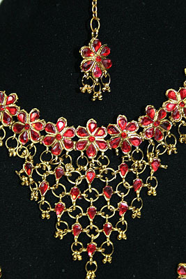 Bordeaux Gold Bollywood Braut Schmuckset Collier Ohrringe Tika zum Sari